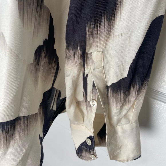 REISS Casper Print Lea Glacier Tan, Black, & White Twin Pocket Button Up Blouse - Picture 6 of 13